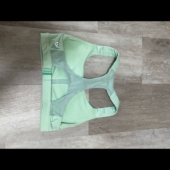 Lululemon Run: Hook Me Up Bra Size 6 - Picture 4 of 9